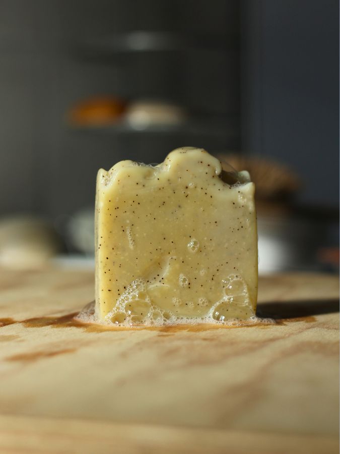 Savon gommage doux à la lavande fine AOP de Provence